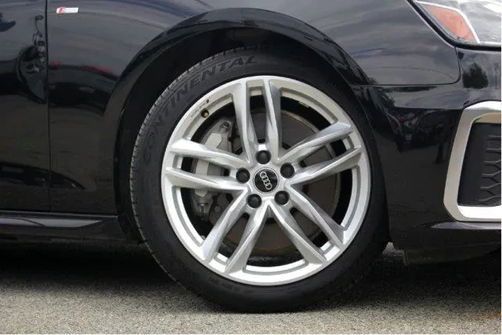 $26977 : Audi A4 2023 AWD quattro S l image 3