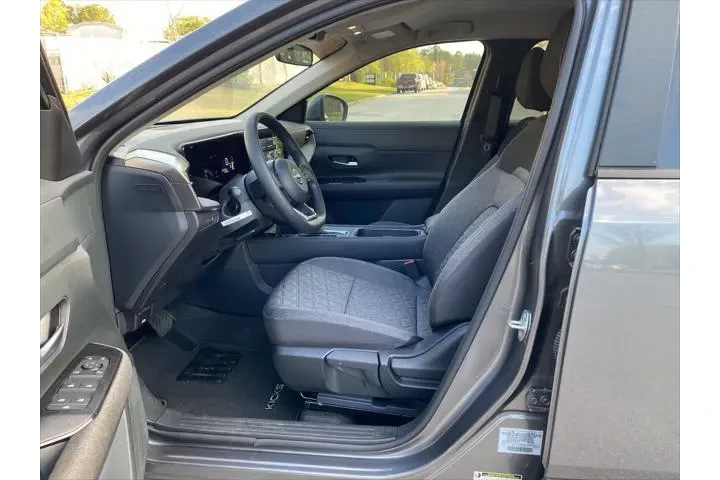 $20960 : Nissan Kicks 2025 SV 4dr Cro image 9