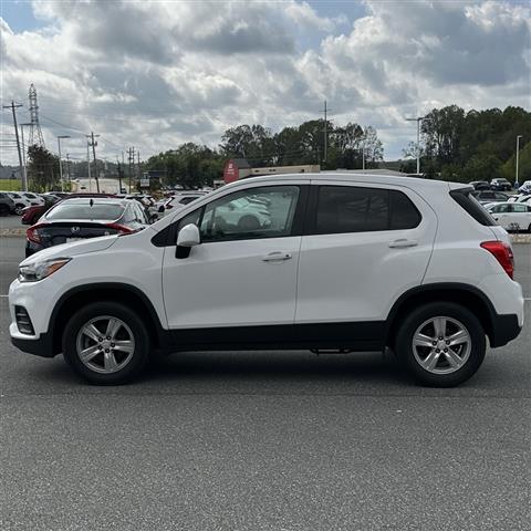 $15751 : PRE-OWNED 2019 CHEVROLET TRAX image 2