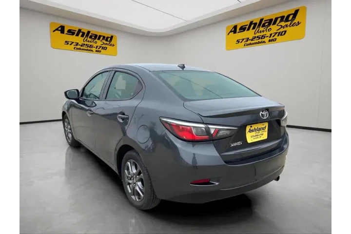 $10900 : 2019 Yaris LE image 4