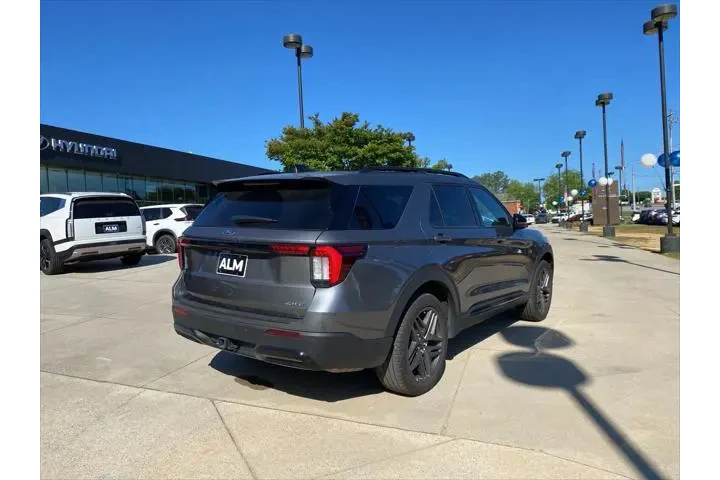 $36420 : Ford Explorer 2025 AWD ST-Li image 6