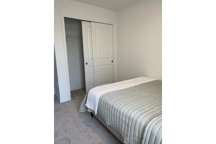 $800 : Room for rent in St. Cloud. image 4