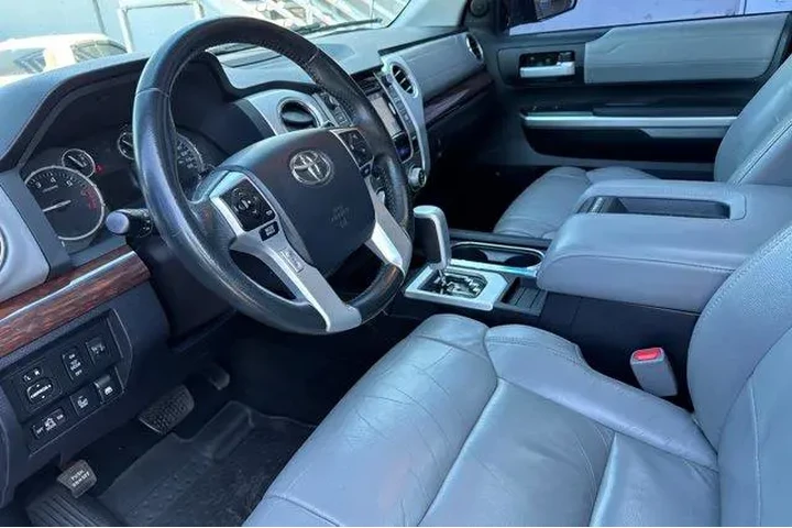 $34998 : Toyota Tundra 2017 4x4 Limit image 10