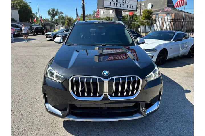 2024 BMW X1 xDrive28i image 2