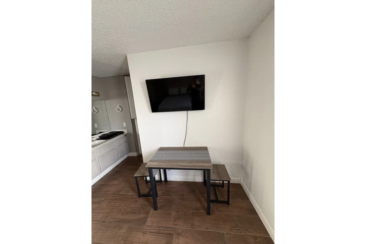 $750 : De Renta cuarto image 9