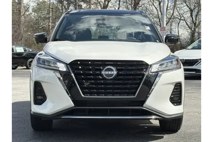 $20448 : Nissan Kicks 2024 SR 4dr Cro image 3