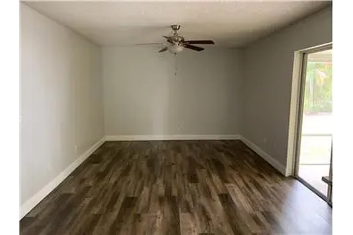 $2400 : Rental property with 3 bedro image 6