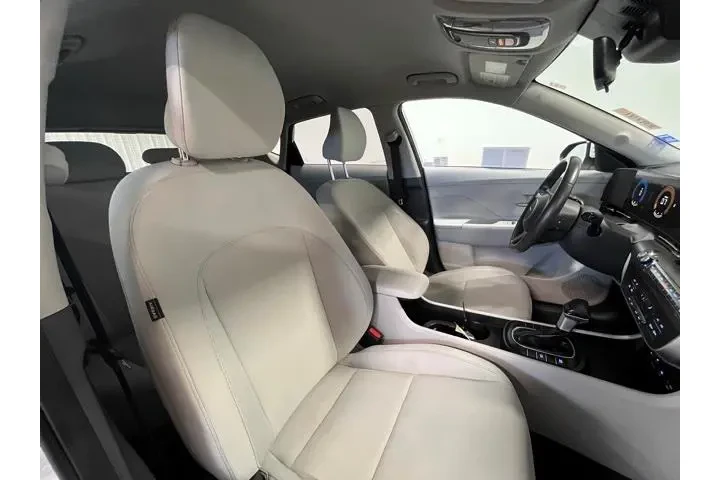 $17634 : Hyundai KONA 2024 SEL 4dr Cr image 9