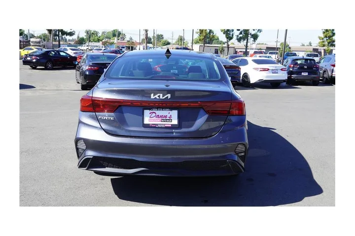 $18984 : 2023 Forte LXS image 7