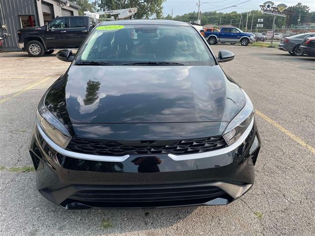 $17995 : 2022 Forte LXS image 2