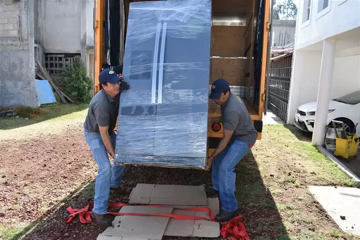 MUEBLES Y MUDANZA / MOVING image 3