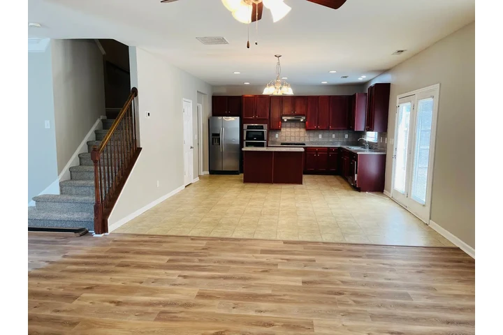 $1295 : CASA EN ALQUILER image 5