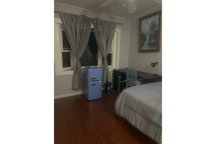 $875 : Se Renta cuarto en Reseda image 2