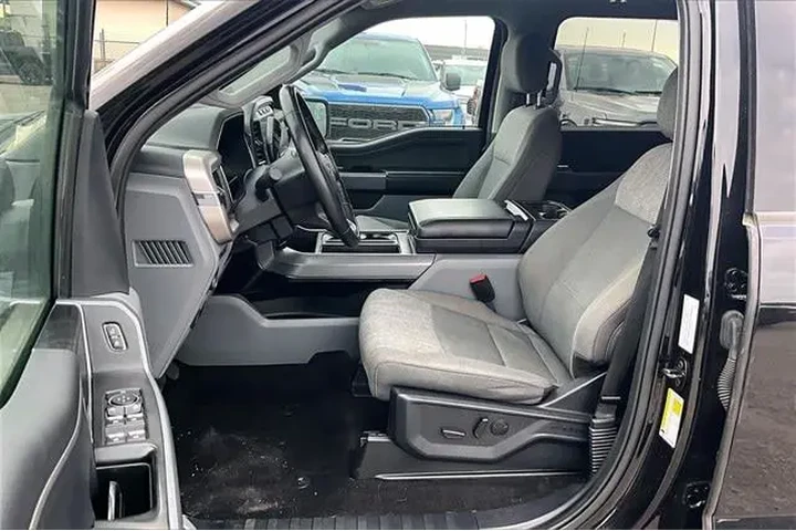 $37736 : Ford F-150 2022 4x4 XLT 4dr image 5