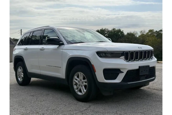 $24999 : 2024 Grand Cherokee Laredo image 5