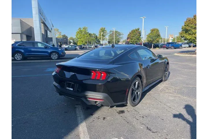 $28000 : Ford Mustang 2024 EcoBoost 2 image 8