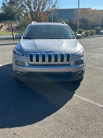 $11995 : 2017 Cherokee Latitude image 2