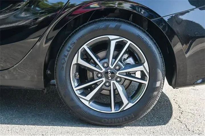 $16800 : Kia Forte 2023 LXS 4dr Sedan image 9