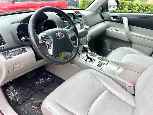 $14950 : 2011 TOYOTA HIGHLANDER Limited image 9