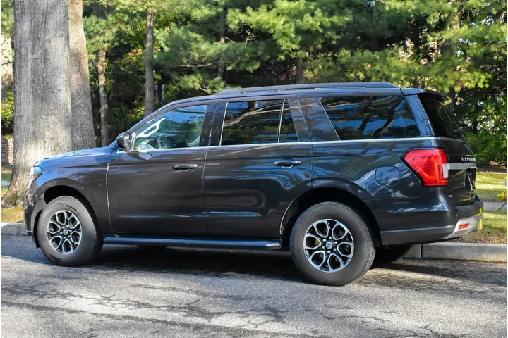 $35995 : Ford Expedition 2024 4x4 XLT image 5