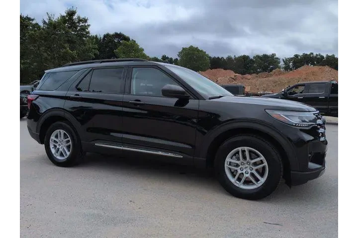 $35788 : Ford Explorer 2025 Active 4d image 2