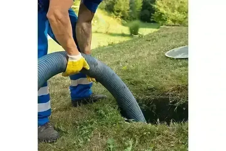 SOLICITO PLOMEROS image 6