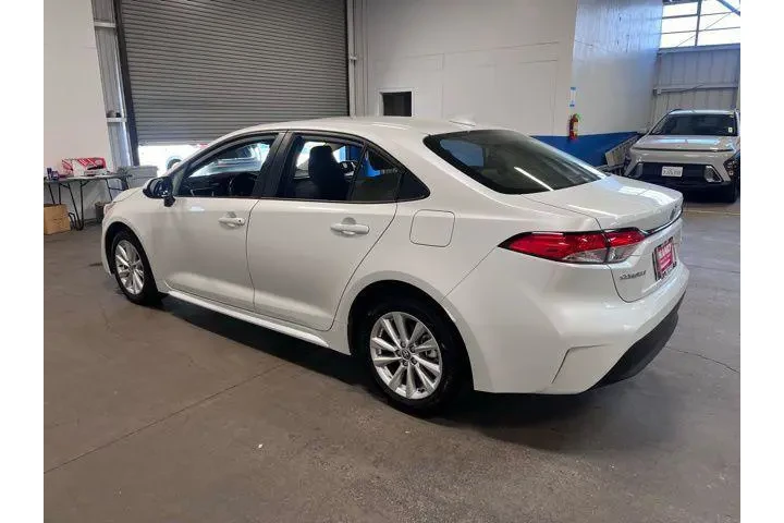 $20923 : Toyota Corolla 2024 LE 4dr S image 5