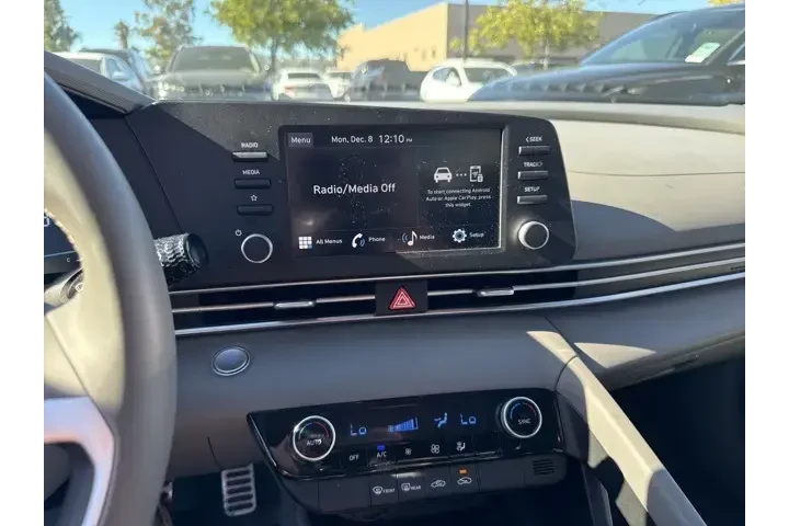 $20500 : Hyundai ELANTRA 2025 SEL Spo image 8