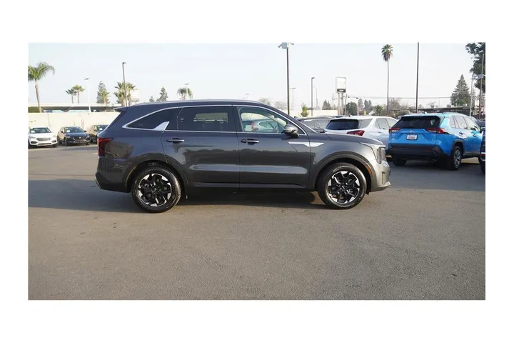 $26984 : 2024 Sorento S image 5