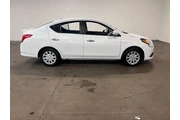 $8074 : Nissan Versa 2019 thumbnail