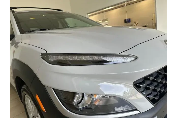 $19988 : Hyundai KONA 2023 AWD SEL 4d image 9