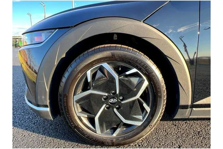 $25097 : Hyundai IONIQ 5 2023 AWD SE image 7