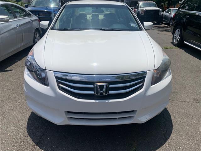 $12999 : Used 2012 Accord Sdn 4dr I4 A image 1