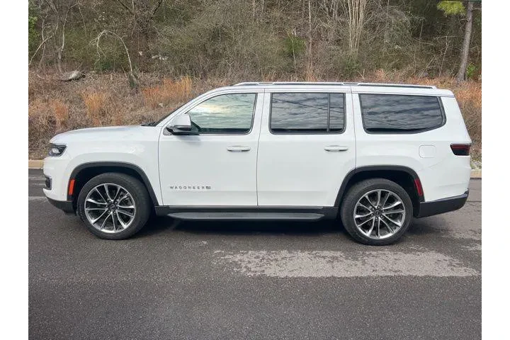 $38990 : Jeep Wagoneer 2022 4x4 Serie image 4