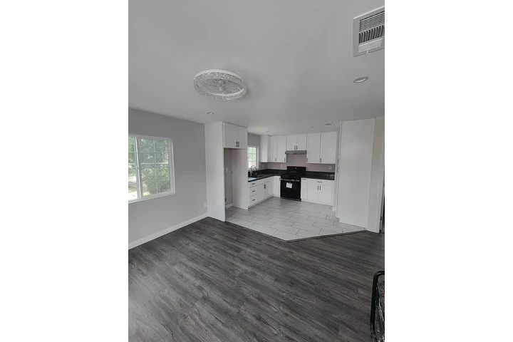 $800 : Beautiful ..San Bernardino, CA image 5