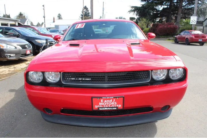 $13995 : 2013 Challenger 2dr Cpe SXT image 2