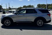 $29284 : PRE-OWNED 2021 FORD EXPLORER thumbnail