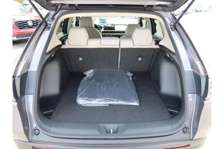 $27990 : Honda HR-V 2026 LX 4dr Cross image 6