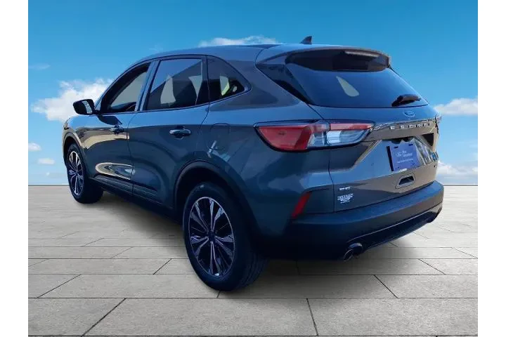 $18997 : Ford Escape 2022 AWD SE 4dr image 4