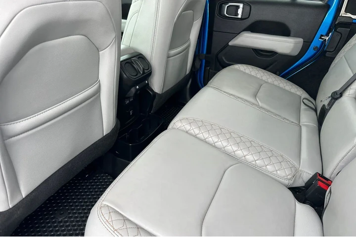 $29900 : Jeep Wrangler Unlimited 2022 image 7