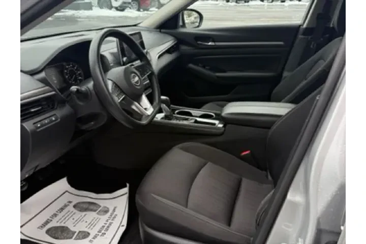 $17960 : Nissan Altima 2023 2.5 SV 4d image 7