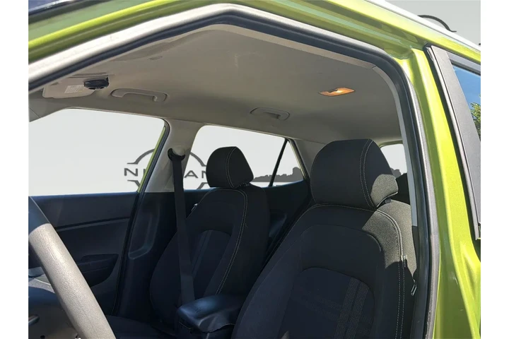 $12890 : Hyundai VENUE 2020 SEL 4dr C image 6