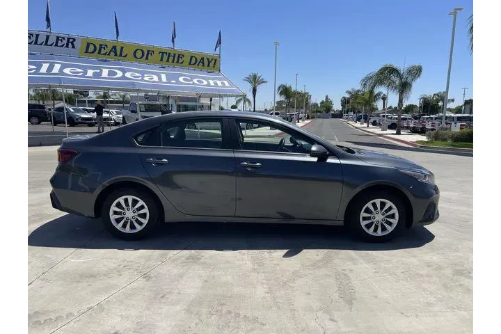 $19999 : Kia Forte 2024 LXS 4dr Sedan image 9