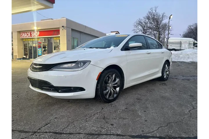 $5999 : 2015 200 S image 4