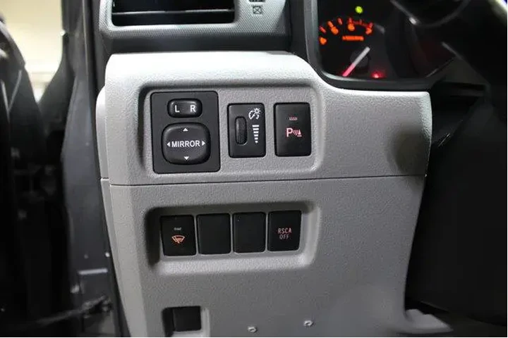 $15987 : Toyota 4Runner 2013 4x4 SR5 image 8