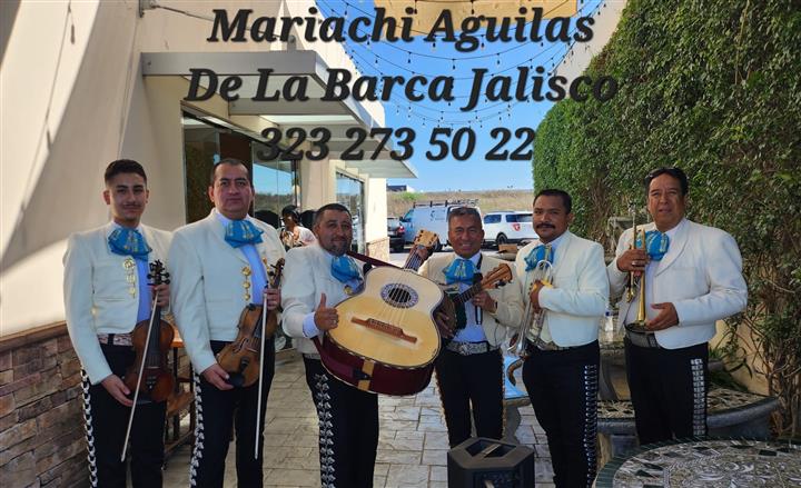 Mariachi aguilas de la barca j image 3