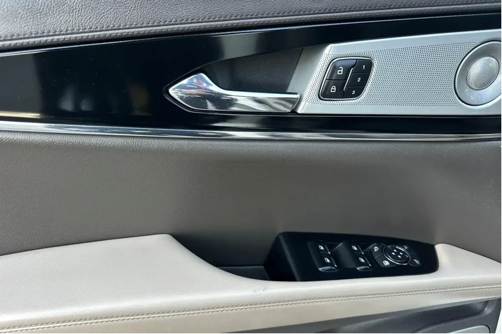 $38900 : Lincoln Nautilus 2022 AWD Re image 10