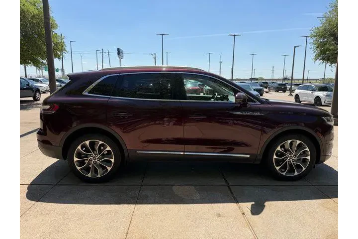 $37980 : Lincoln Nautilus 2023 AWD Re image 6