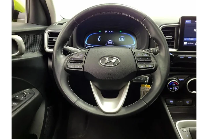 $18998 : Hyundai VENUE 2023 SEL 4dr C image 10
