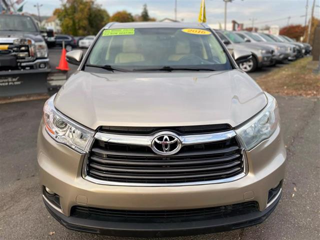 $19900 : 2016 TOYOTA HIGHLANDER2016 TO image 4